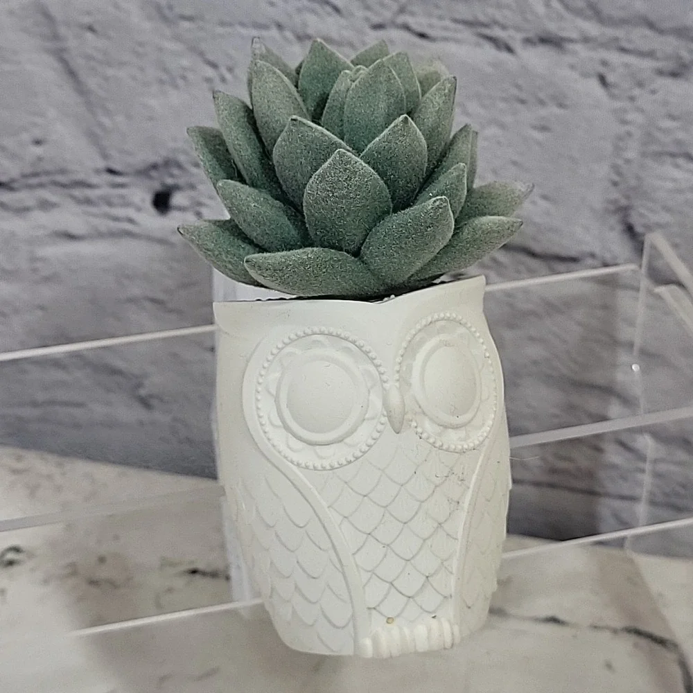 Owl Planter with Succulent Wallflower Scent Diffuser By Bath & Body Works‎